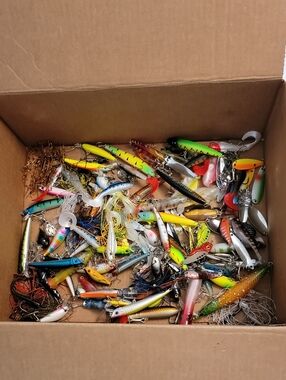 After Market Fishing Lure Lot Bundle Many Pieces Estimate 70+